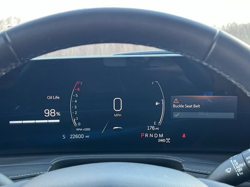 Used 2024 Cadillac XT4 Premium Luxury image 31