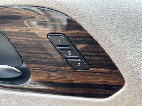 Used 2024 Chrysler Pacifica Limited AWD/4WD image 5