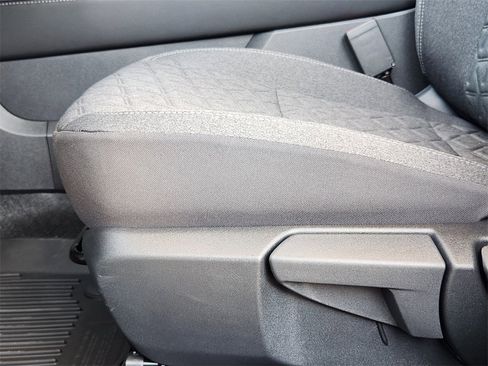 New 2025 Nissan Kicks SV w/ SV Premium Package image 18