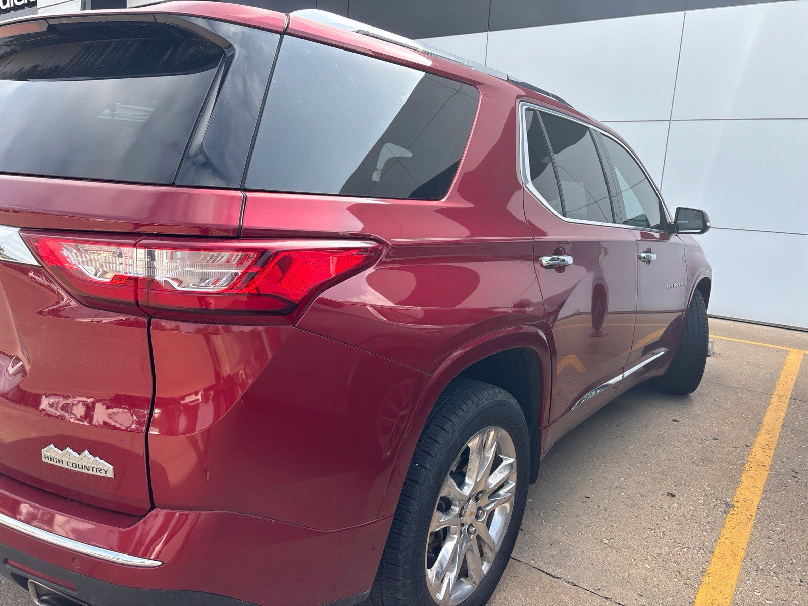 Used 2019 Chevrolet Traverse High Country w/ LPO, Floor Liner Package AWD/4WD image 3