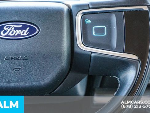 Used 2025 Ford Expedition Platinum AWD/4WD image 32