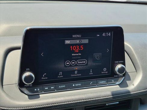 Used 2024 Nissan Rogue SV FWD image 12