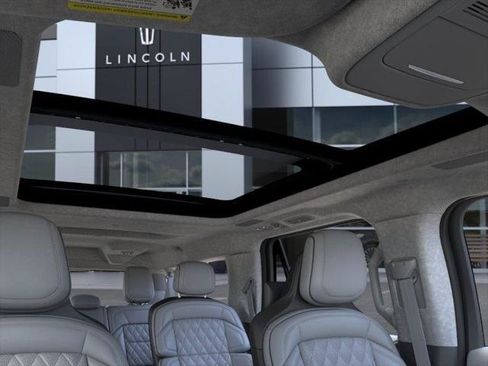 New 2026 Lincoln Navigator L Black Label AWD/4WD image 22