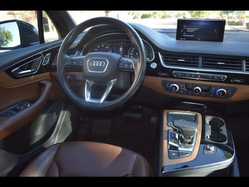Used 2017 Audi Q7 2.0T Premium AWD/4WD image 34