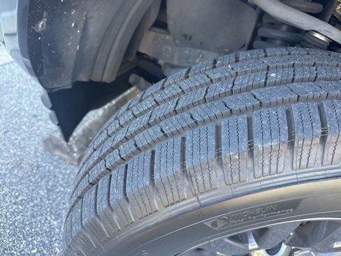 Certified 2022 Toyota Tacoma SR5 image 3