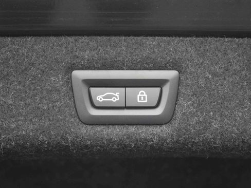 Used 2022 BMW M550i xDrive M550i xDrive w/ Executive Package image 40