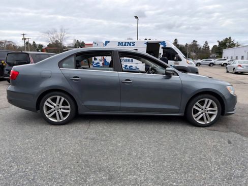 Used 2015 Volkswagen Jetta TDI SEL image 4
