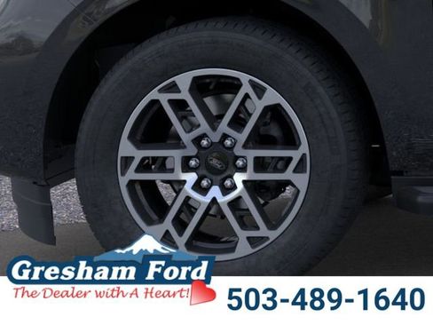 New 2025 Ford Expedition Active image 22