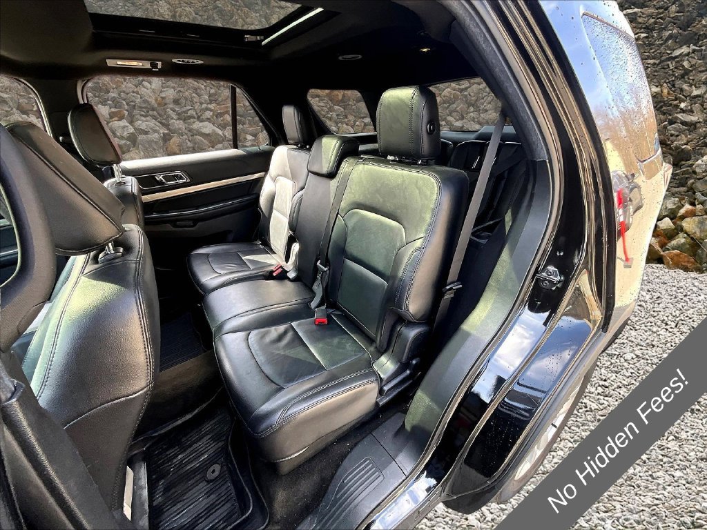 Used 2018 Ford Explorer XLT w/ Equipment Group 202A AWD/4WD image 24