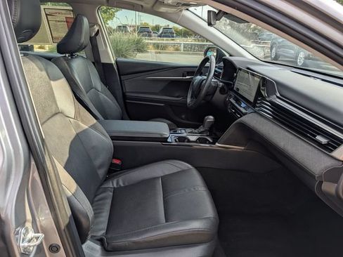 Certified 2025 Toyota Camry XLE FWD image 33