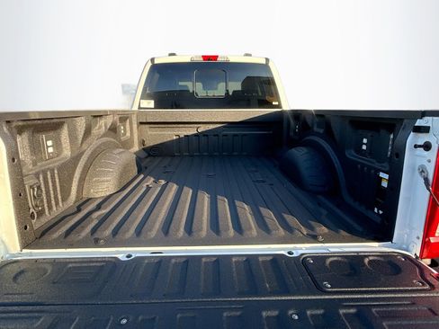 Used 2026 Ford F250 Lariat w/ Chrome Package image 32