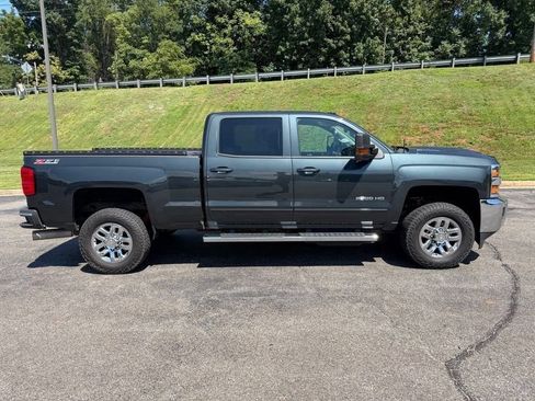 Used 2017 Chevrolet Silverado 2500 LT w/ LT Convenience Package AWD/4WD image 8