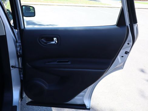 Used 2015 Nissan Rogue S w/ Convenience Package AWD/4WD image 25