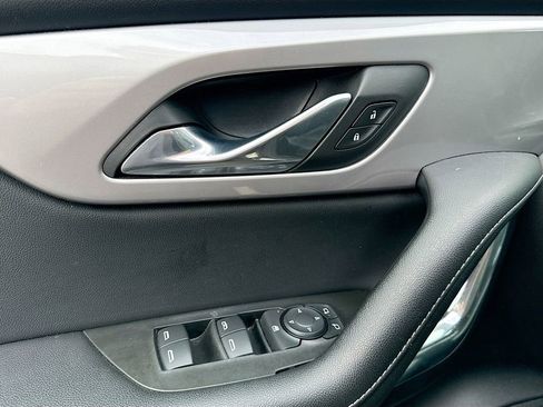 Used 2023 Chevrolet Blazer LT image 13