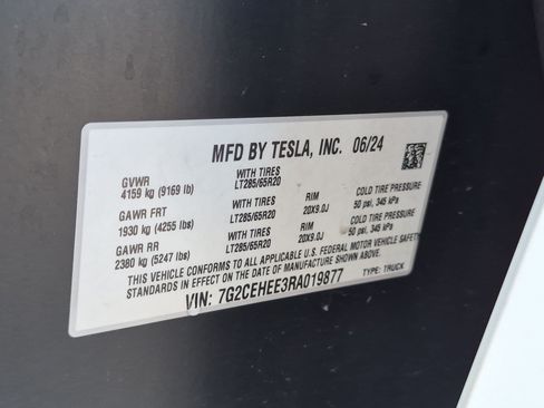 Used 2024 Tesla Cybertruck Cyberbeast AWD/4WD image 31