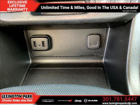 Used 2021 Chevrolet Colorado Z71 w/ Z71 Midnight Edition AWD/4WD image 15