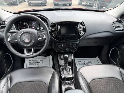 Used 2021 Jeep Compass Latitude AWD/4WD image 2