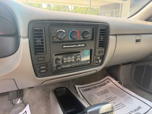 Used 1996 Chevrolet Impala SS RWD image 17