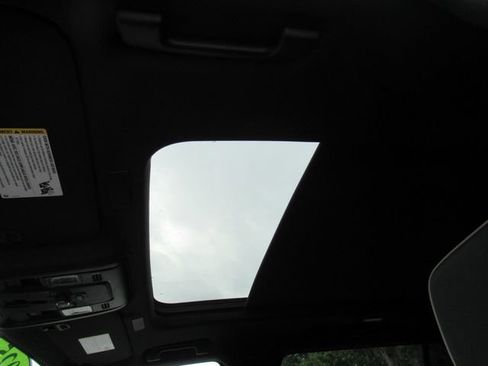 Used 2025 GMC Yukon XL Elevation RWD image 18