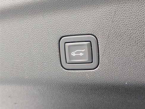 Used 2023 Chevrolet Tahoe LT image 15