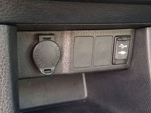 Used 2016 Toyota Corolla L image 23