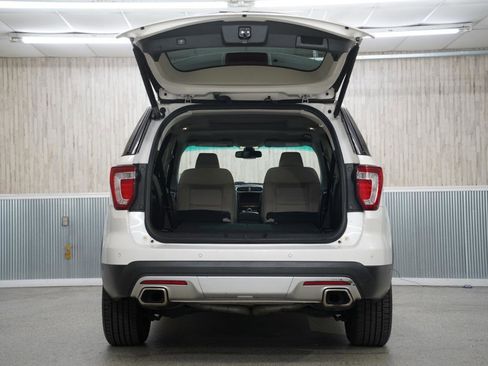 Used 2016 Ford Explorer Platinum image 42
