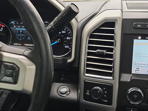 Used 2017 Ford F250 Lariat w/ Lariat Ultimate Package AWD/4WD image 20