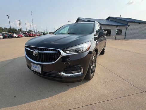 Used 2018 Buick Enclave Premium w/ Trailering Package AWD/4WD image 4