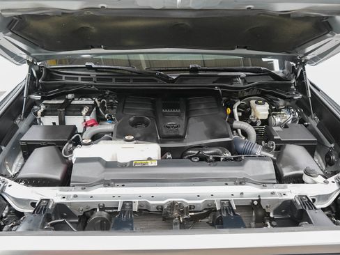 Used 2024 Toyota Tundra Limited AWD/4WD image 29