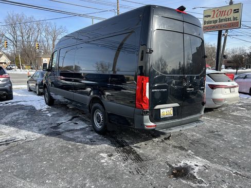 Used 2023 Mercedes-Benz Sprinter 2500 image 15