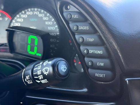 Used 1999 Chevrolet Corvette Convertible w/ Performance Handling Pkg image 16