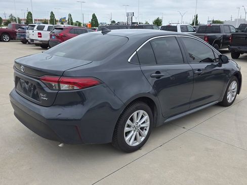 Used 2025 Toyota Corolla XLE FWD image 5