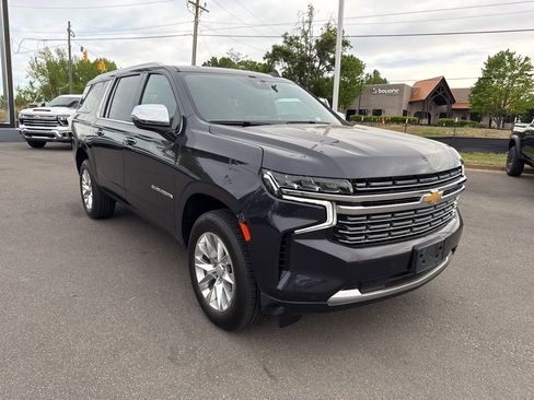 Used 2023 Chevrolet Suburban Premier AWD/4WD image 7