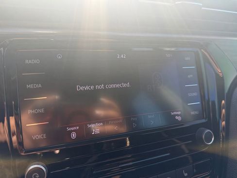 Used 2022 Volkswagen Passat 2.0T image 22