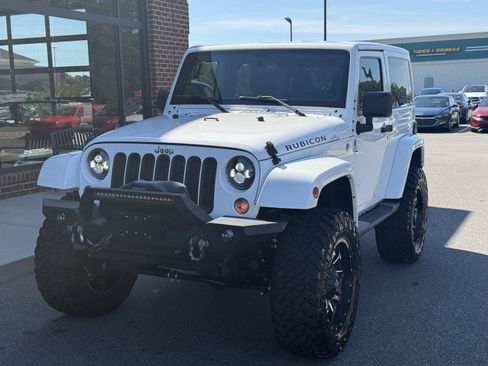 Used 2015 Jeep Wrangler Rubicon w/ Power Convenience Group AWD/4WD image 1