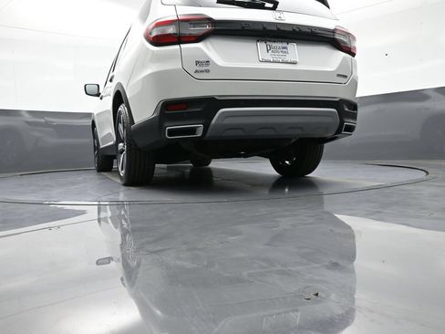 Used 2024 Honda Pilot Touring image 33