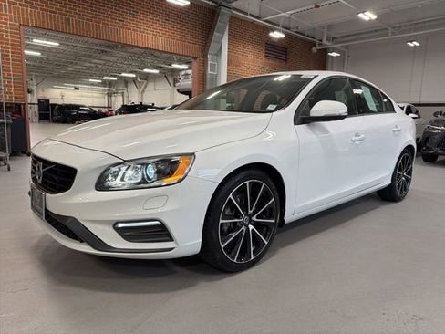 Used 2018 Volvo S60 T5 Dynamic w/ Vision Package AWD/4WD image 3