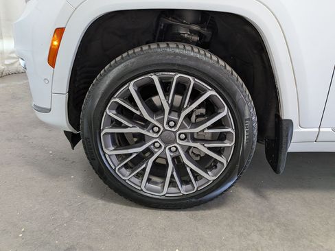 Used 2024 Jeep Grand Cherokee L Summit AWD/4WD image 14