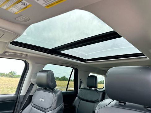 Used 2025 Ford Expedition Platinum AWD/4WD image 23