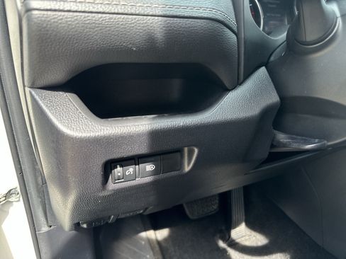 Used 2021 Toyota RAV4 LE FWD image 21