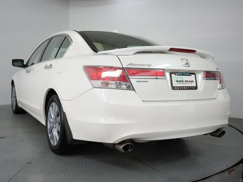 Used 2011 Honda Accord EX-L image 8
