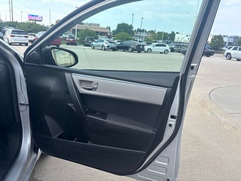Used 2016 Toyota Corolla LE FWD image 22