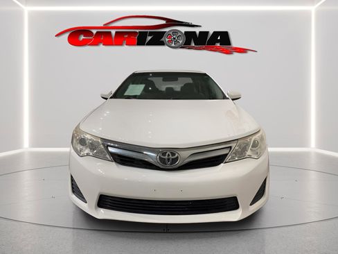 Used 2014 Toyota Camry LE image 2