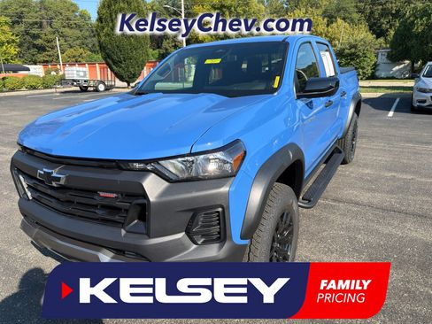 Used 2026 Chevrolet Colorado Trail Boss AWD/4WD image 1