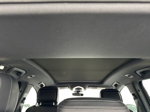 Used 2023 Porsche Macan AWD/4WD image 71