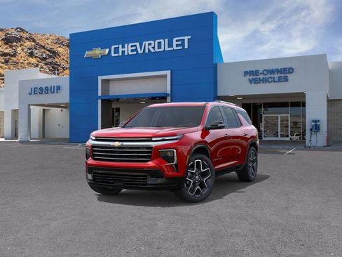 New 2026 Chevrolet Traverse High Country w/ LPO, Floor Liner Package AWD/4WD image 8