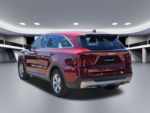 Certified 2025 Kia Sorento LX FWD image 4