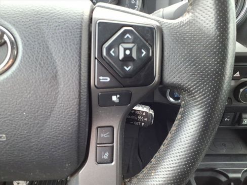 Used 2021 Toyota Tacoma TRD Sport image 19