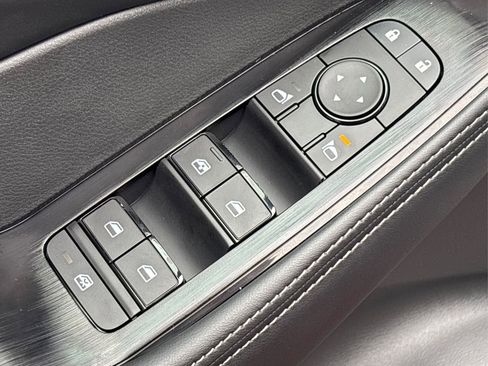 New 2026 Nissan Rogue SV image 32