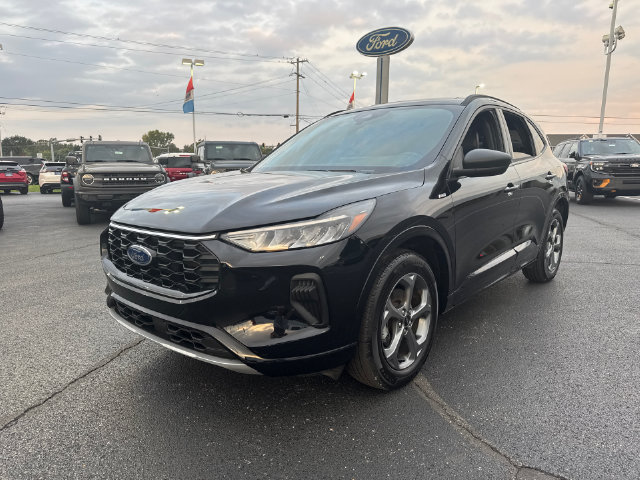 Used 2024 Ford Escape ST-Line w/ Tech Pack #1 AWD/4WD image 3